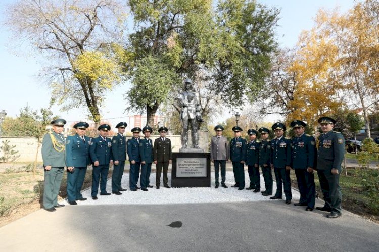 Алматыда құтқарушыларға аллея ашылып, ескерткіш қойылды