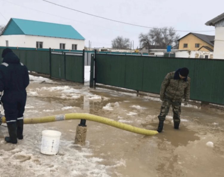 Атырау облысында екі ауданды қар суы басып қалды