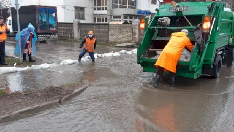 Алматыда су басу жөнінде 11 хабарлама келіп түсті