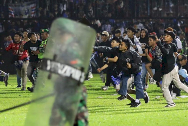 Индонезияда футбол матчынан кейінгі қақтығыстан қаза тапқандар саны 170-тен асты