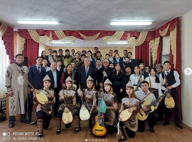 Димаштың Испаниядағы жанкүйерлері Әулиекөл мектебіне сыйлық жасады