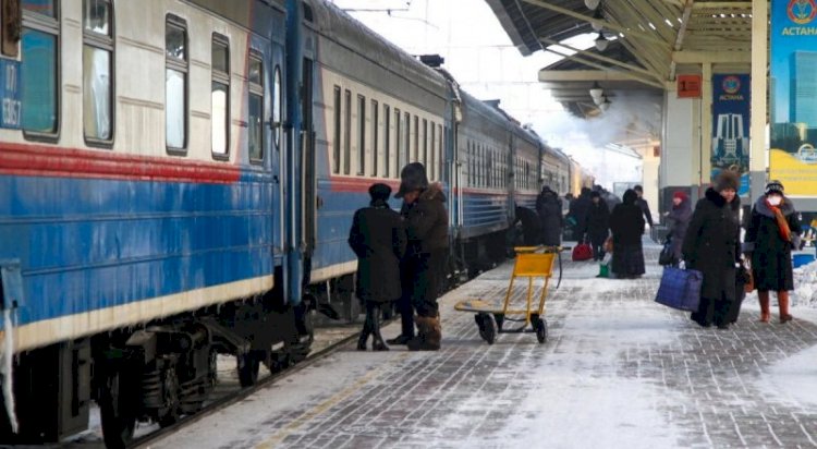 ҚТЖ қар басқан автожолдарда қалып қойған жолаушыларды пойызбен тасымалдап жатыр