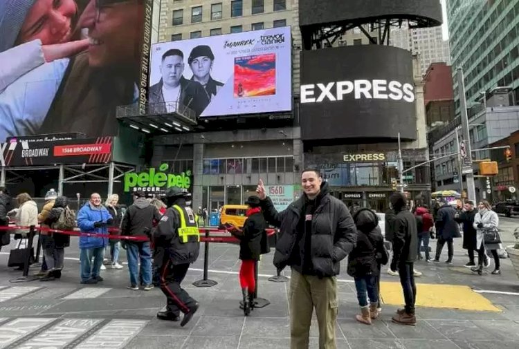 Иманбектің жаңа туындысының жарнамасы Times Square алаңында жарияланды