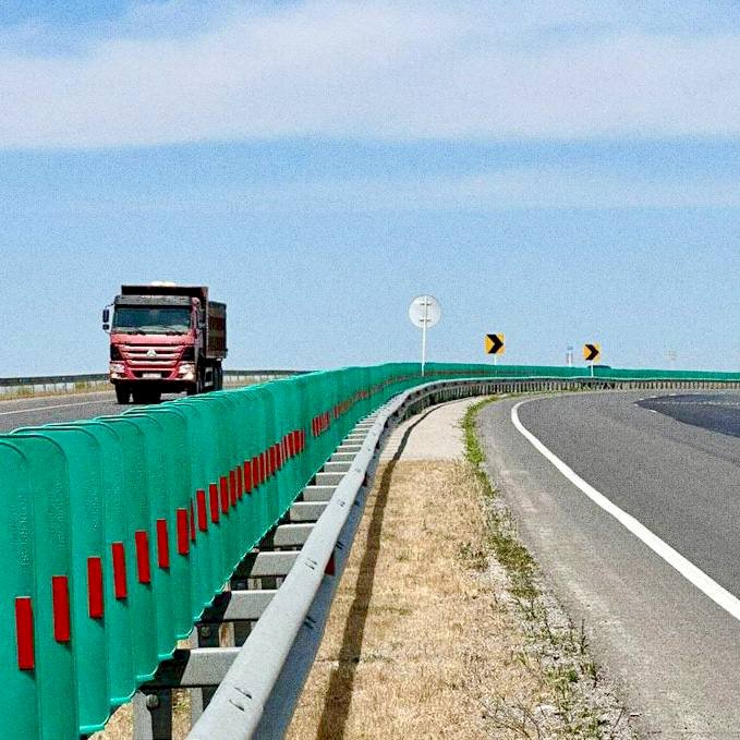 Еліміздің күре жолдарына жарық шағылыстырғыштар орнатып жатыр