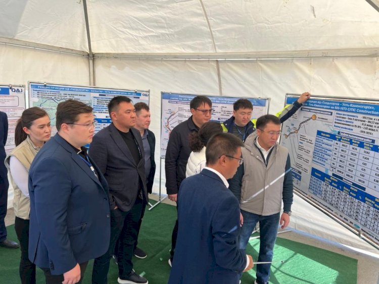 Көлік министрі Алматы өңіріндегі жол құрылысын тексерді