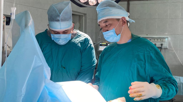 Алматылық травматологтар 55 жастағы науқастың  аяғын 10 см ұзартты