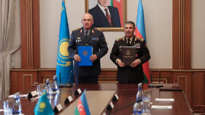 Бакуде Қазақстан мен Әзербайжан Қорғаныс министрлері кездесті