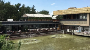 «Қазақстан» қонақ үйінің субұрқағын жөндеу жұмыстары тоқтатылды: меншік иесі жауапкершілікке тартылады 