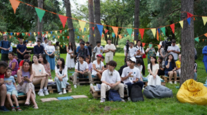 Полиглоттар қаласы: Алматыда тегін «Тілдер саябағы» жобасы басталды