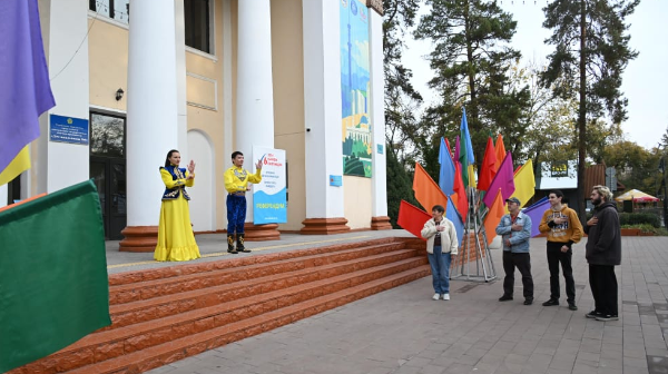 Алматыдағы сайлау учаскесінде мемлекеттік әнұран тілсіз орындалды