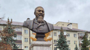 Қазанда Назарбаев көшесінде Абай Құнанбаевтың ескерткіші қойылды