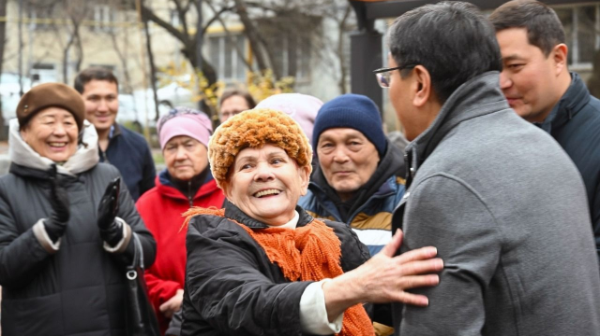 Алматылықтар Алматы әкіміне жаңа жаяу жүргіншілер аймағы үшін алғыс білдірді