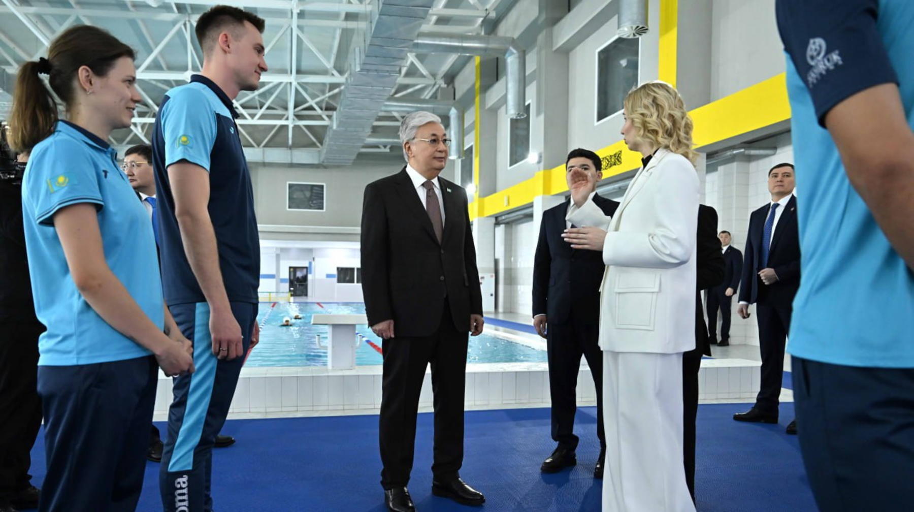 Мемлекет басшысы QazSwimAcademy спорт орталығының жұмысымен танысты