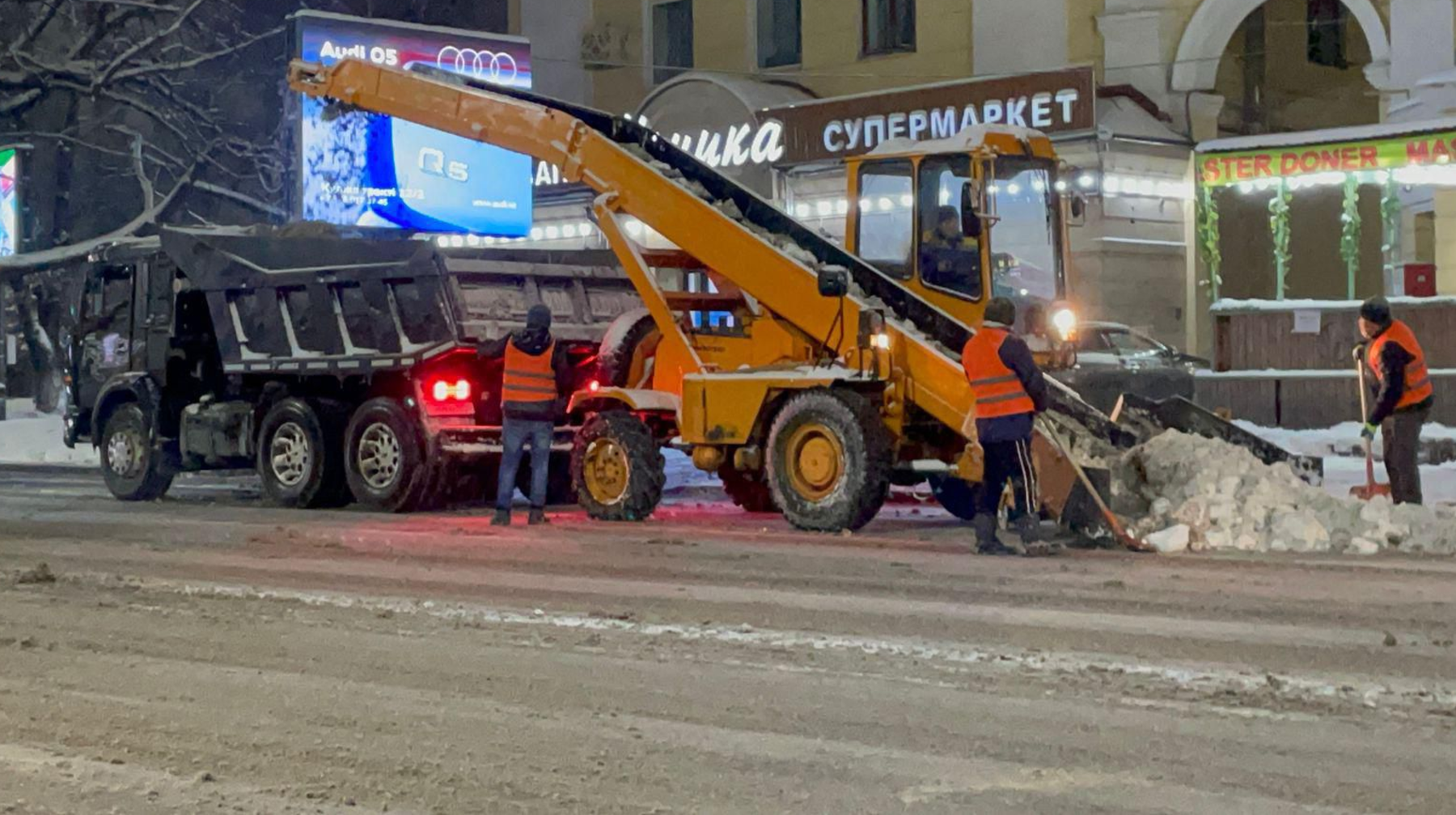 Алматыда қар тазалау жұмыстары қарқынды жүріп жатыр