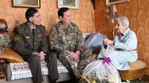 Алматыда Қорғаныс министрлігінің әскери қызметшілері соғыс ардагерлерімен кездесті