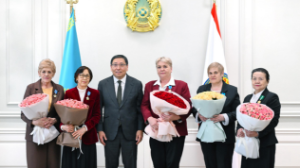 Алматы тұрғындары Мемлекет басшысынан ордендер мен медальдар алды