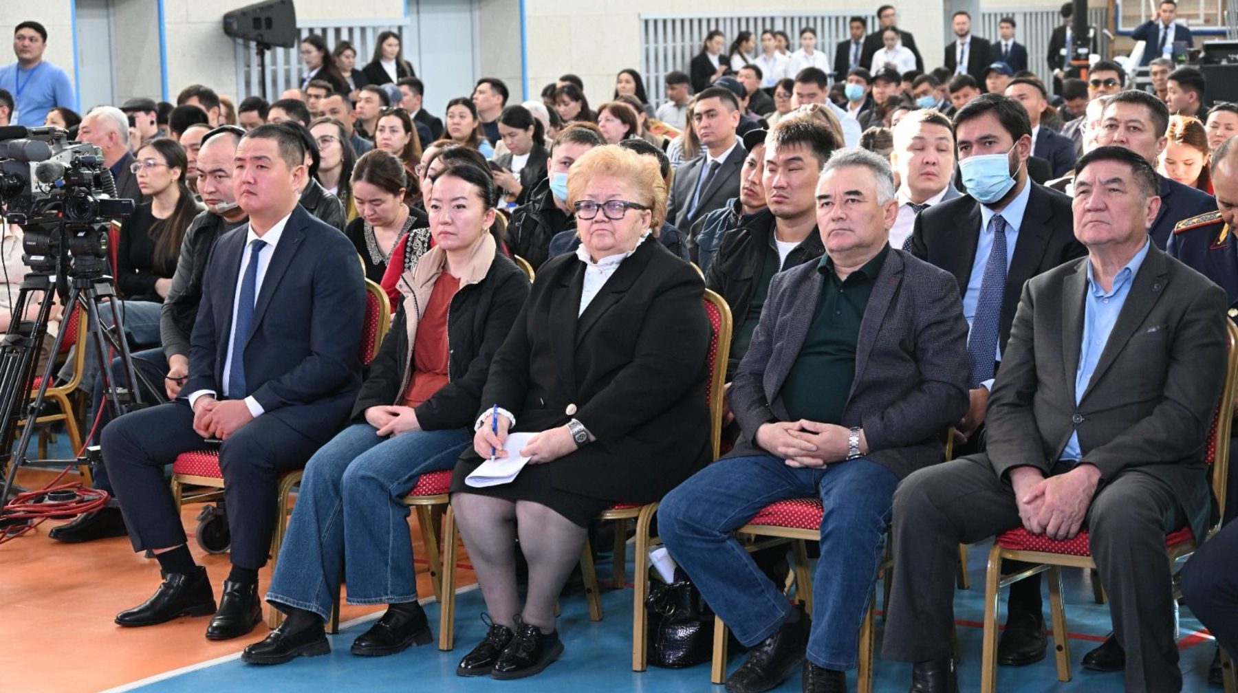 Наурызбай ауданының тұрғындары Алматы әкіміне көше жарығын шешкені үшін алғыс білдірді