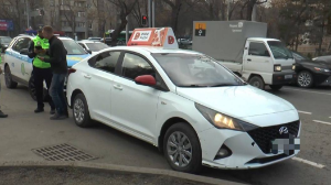 Алматыда полиция жарнама құрылымы бар көлікті басқару ережелерін түсіндірді