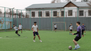 Қолония жастары мен студенттер шағын футболдан жолдастық кездесу өткізді