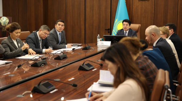 ەلىمىزدىڭ ۇزدىك ۇستازدارى مەكتەپتەرگە تالىمگەرلىك ەتەدى