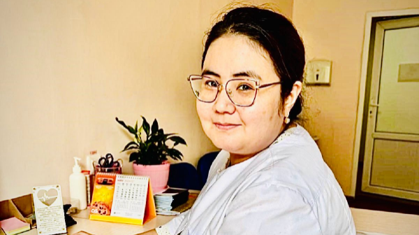 قازاقستانداعى تەگىن ەكپەلەر: الماتىدا ۆاكسينالار قاشان جانە قالاي سالىناتىنى ءتۇسىندىرىلدى