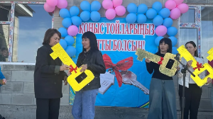 Кенсай ауылында алты отбасы жаңа баспанаға қол жеткізді