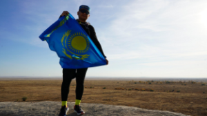 "Әлемді жаяу аралаймын". Мыңнан аса шақырымды бағындырған ЖаяуMan жиһанкездің әңгімесі