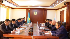 Министр Ақкенженов ХВҚ-ның жаңа басшысымен кездесті 