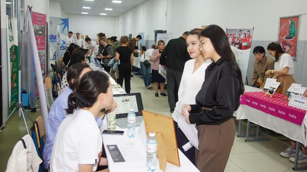 Almatyda jyl basynan beri 9 myńnan astam jas jumysqa ornalasty