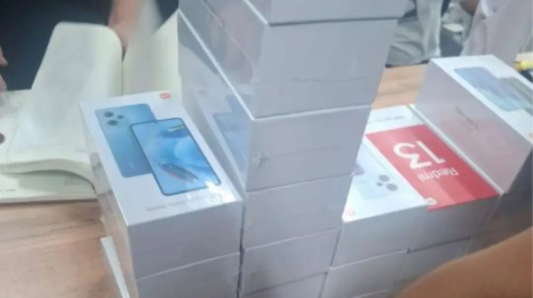 Almatydaǵy bazarda smartfondar tekserildi
