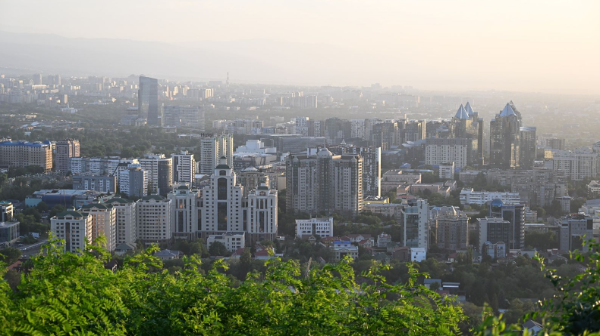 Sońǵy úsh jylda Almatyda jan basyna shaqqandaǵy JÓÓ 56,6%-ǵa ósti