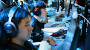 Aptasyna 10 saǵattan asa kompúter oınaý semizdikke ákeledi