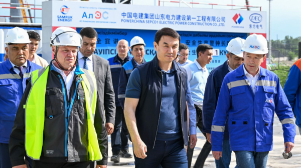 Almaty ákimi Darhan Satybaldy qalanyń ınjenerlik ınfraqurylymyn jańǵyrtý barysymen tanysty