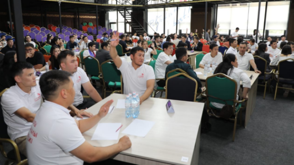 Almatyda «IQ-ALA JASTARY» fınaly ótip jatyr