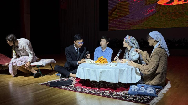 Teatr – tárbıe men talǵam mektebi