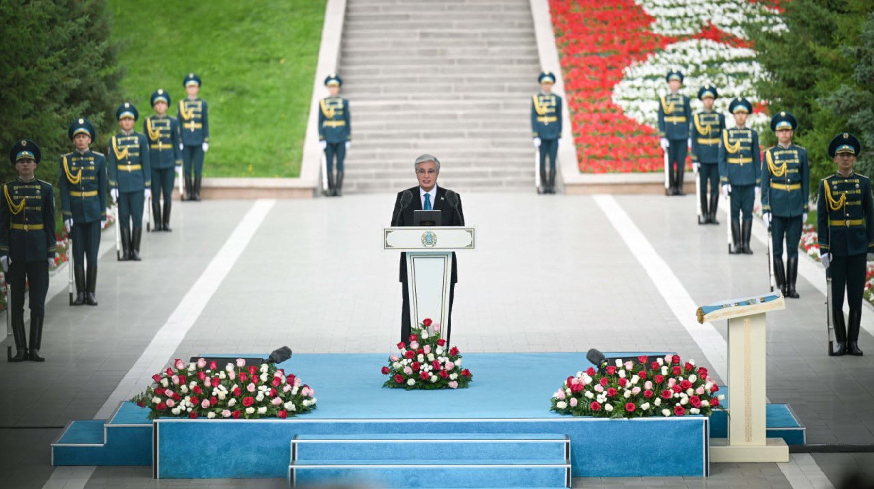 Prezıdent Memlekettik tý kóterý rásimine qatysty