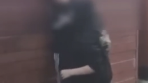 Петропавлда оқушы қызды бір топ қыз ұрып, ақша бопсалаған