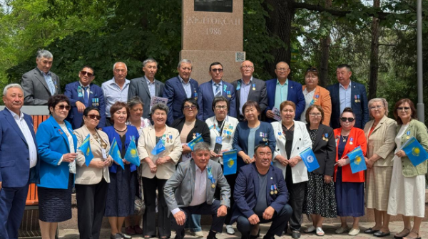 «Jeltoqsan-Almaty» músheleri qýǵyn-súrgin qurbandaryna taǵzym etti