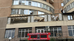 Алматыда «Хан Тәңірі» тұрғын үй кешеніндегі қосалқы құрылыс сот шешімімен сүрілуде