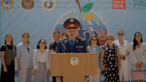 Алматыда полицейлер мен қоғам өкілдері зорлық-зомбылыққа қарсы флешмобқа қатысты 