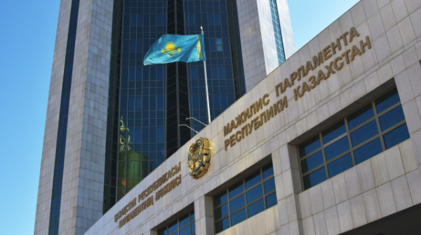 Биыл Мәжіліс қандай заңдарды қабылдады?