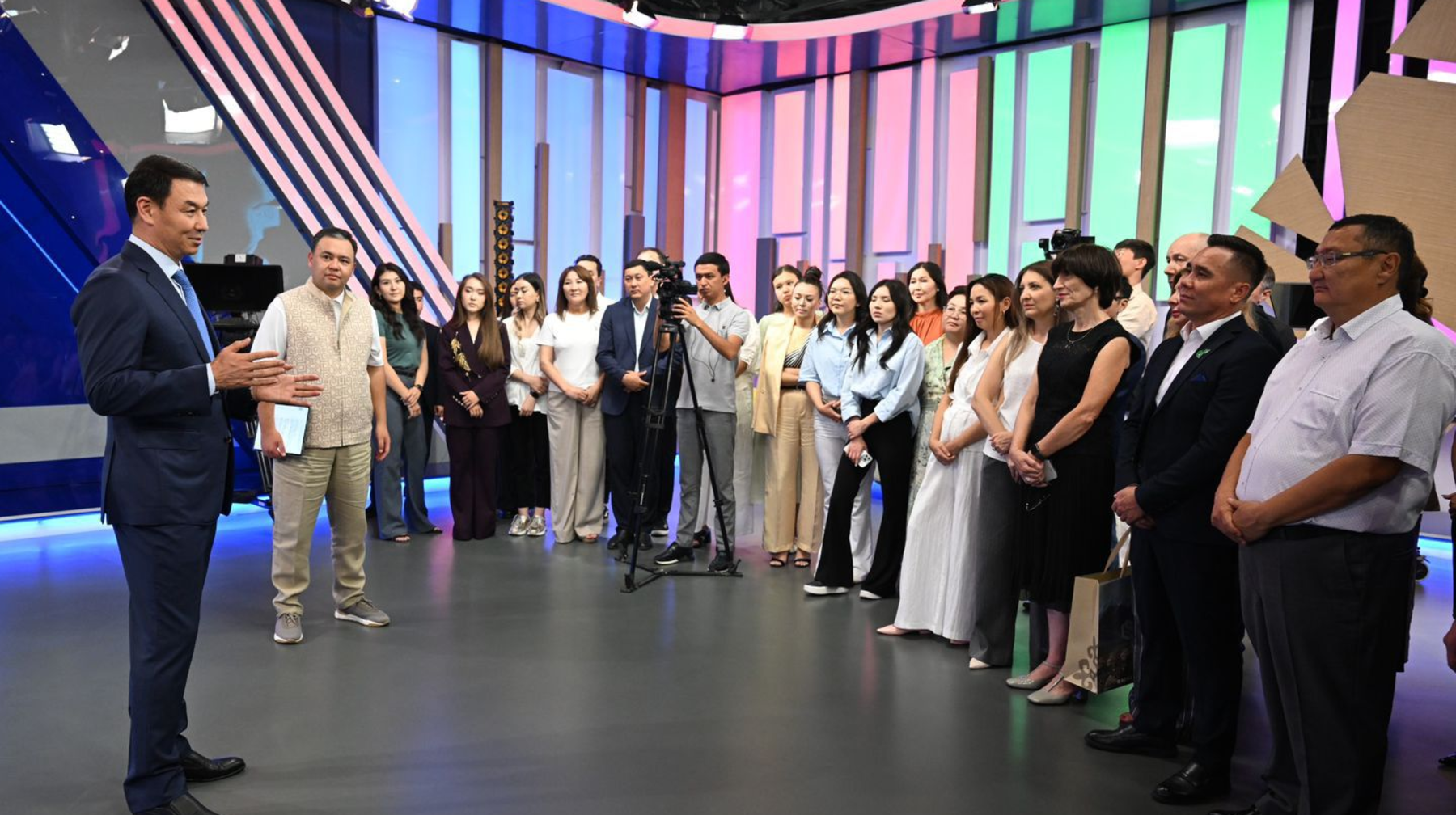 دارحان ساتىبالدى Almaty TV ۇجىمىمەن كەزدەستى
