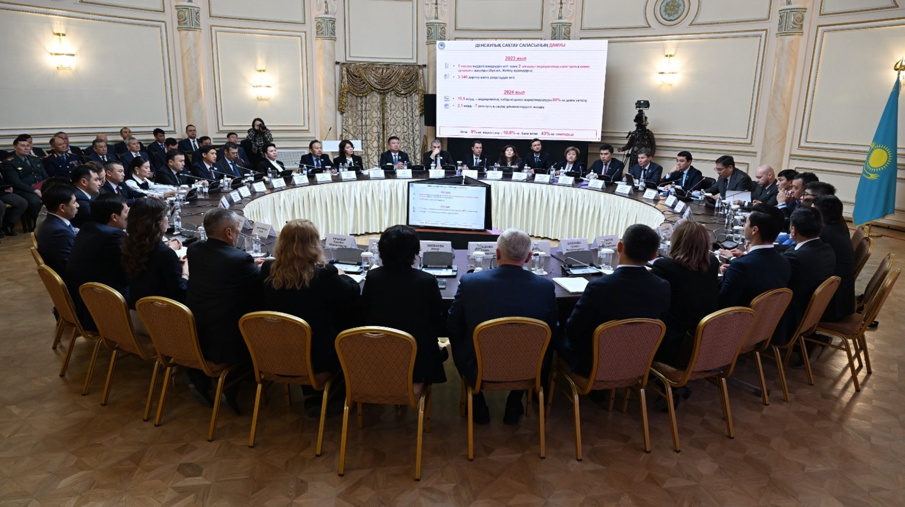 Almaty qalalyq máslıhatynyń depýtattary saılaýshylar aldyndaǵy esep berý jumysyn júıeli túrde jalǵastyryp jatyr