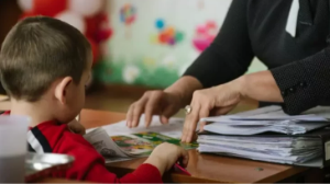 Әлеуметтік қорғау, жастар және балалар: Әуезов ауданы тұрғындарды қолдауды күшейтіп келеді