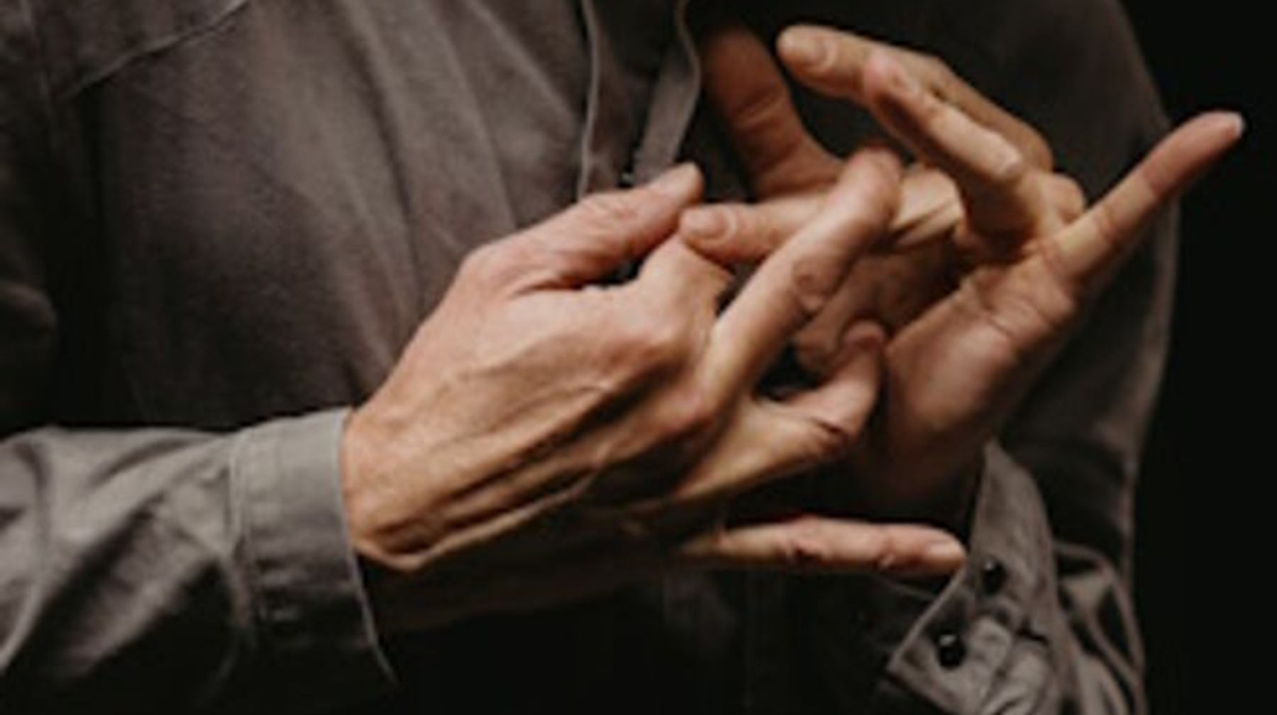 تەاتر – پاركينسون اۋرۋىنا قارسى «الەۋمەتتىك ءدارى»