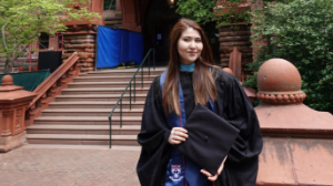 "Арманым шындыққа айналды". Оксфордқа шақырту алған қазақстандық қыздың әңгімесі