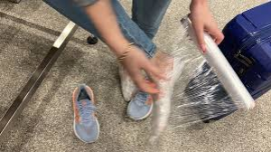 Әуежайда неге аяқ киімді шешу керек?