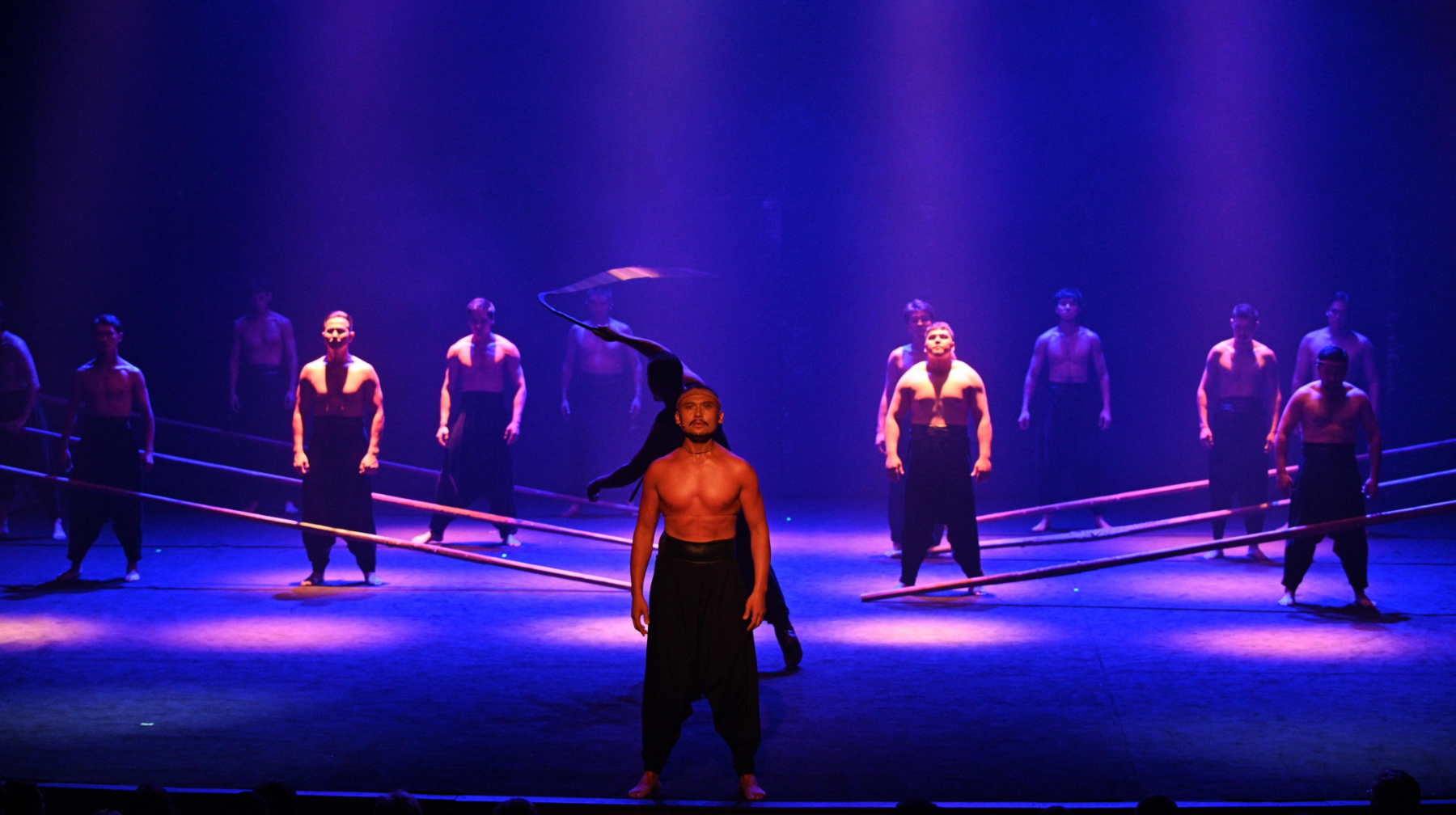 Reseı astanasyndaǵy trıýmf: qazaq teatry XVII Chehov festıvalinde kórermenderdi baýrap aldy