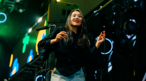 "Мүгедек арбаға таңылып, қайта тұрдым". Үнсіз әлемге тіл бітірген арумен сұхбат 