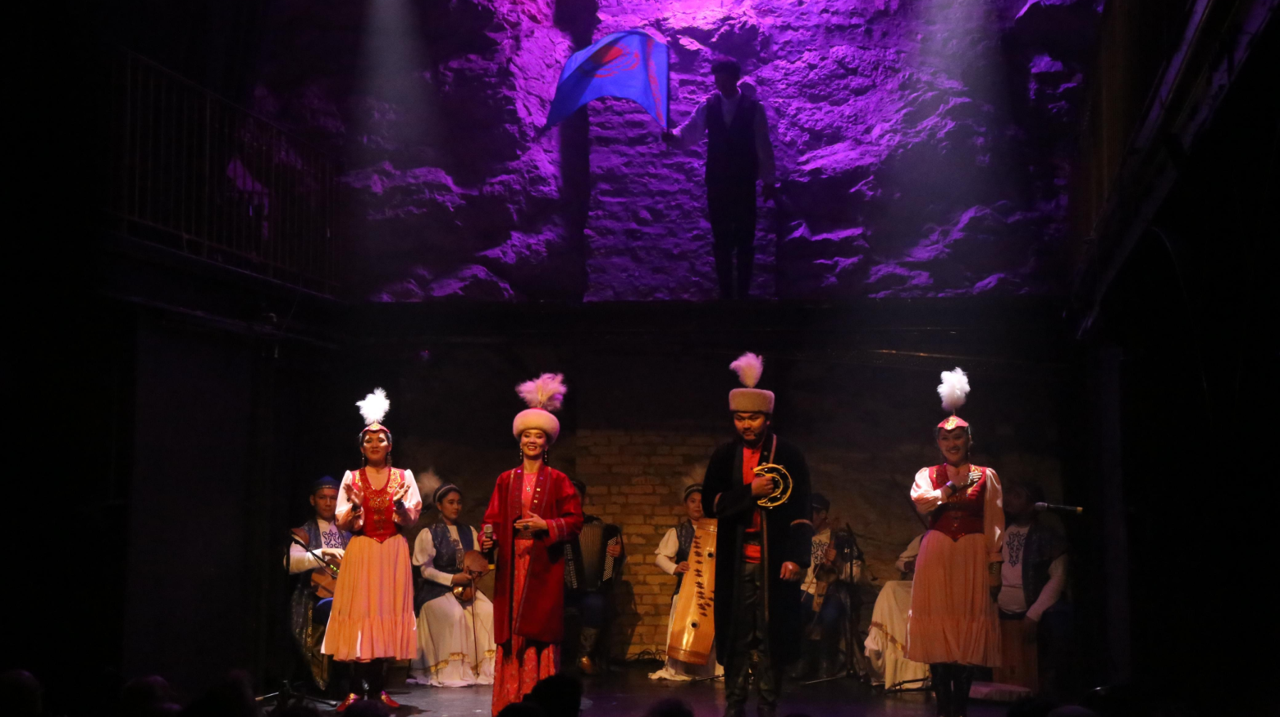 «Alataý» teatrynyń qoıylymy halyqaralyq festıválde Eýropa halqyn tánti etti